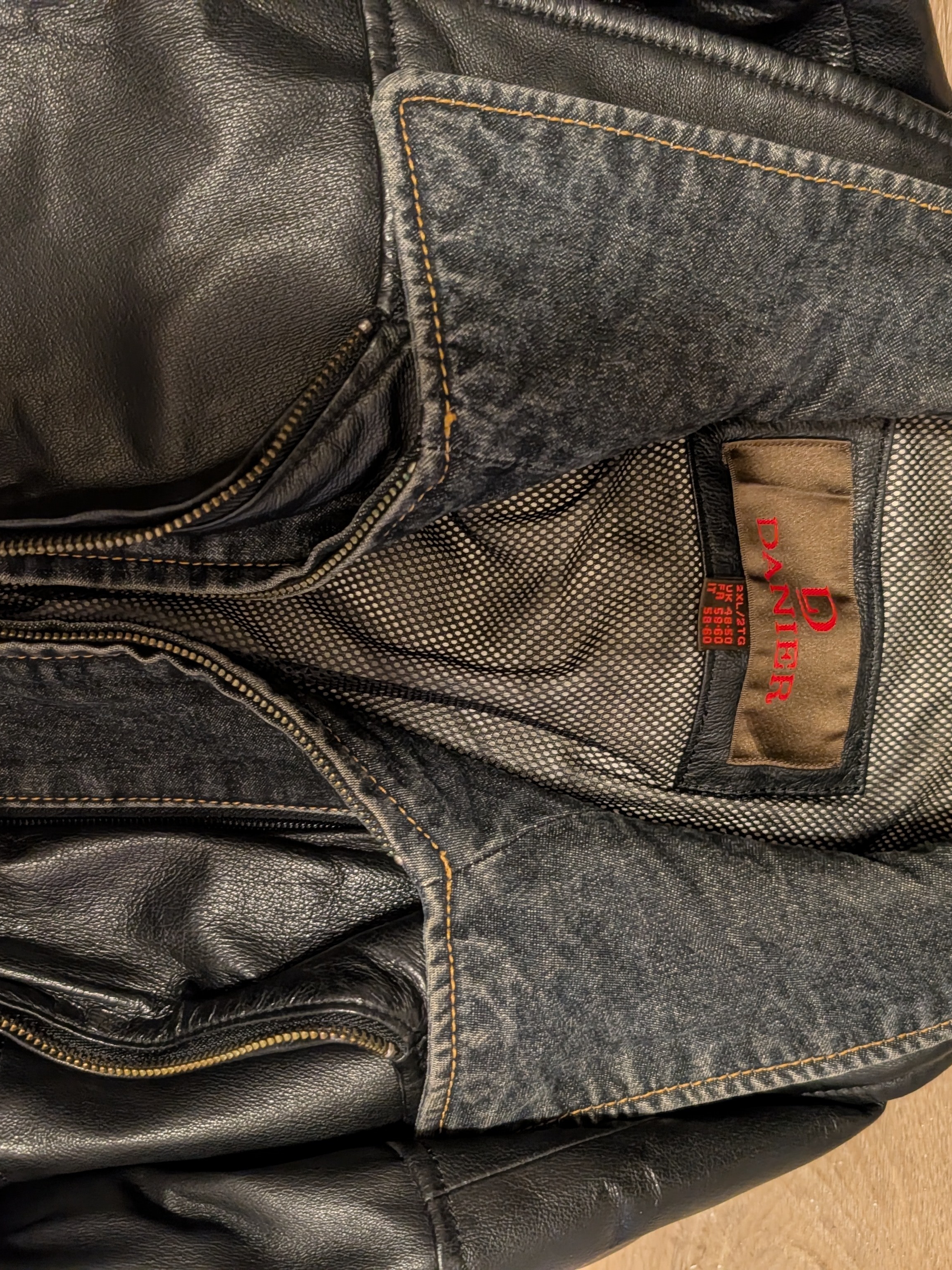 Xxl Danier Men's Black Leather Jacket With Denim Insert